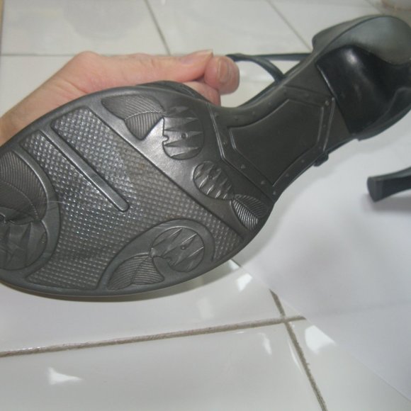 New Black Leather Peep Toe Heels - Picture 6 of 8